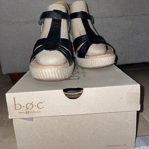 EUC-Born B.o.c. Maureen Comfort Wedge Sandals Black Womens Size 8M🖤with Box - Picture 3 of 13